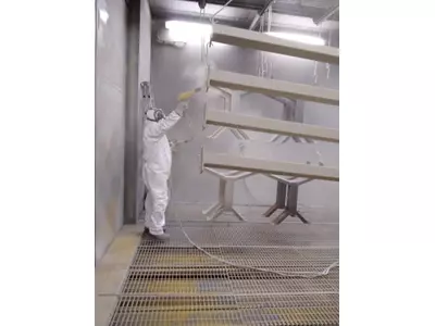 FASE DI VERNICIATURA.jpg